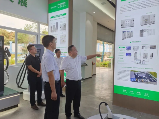 自貢市委常委、統(tǒng)戰(zhàn)部部長吳進(jìn)學(xué)一行 蒞臨沃輪電氣考察調(diào)研