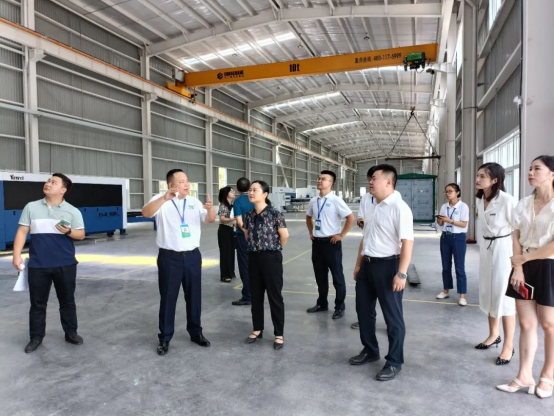 大安區(qū)委常委、組織部部長(zhǎng)朱莉一行 蒞臨沃輪電氣調(diào)研指導(dǎo)工作