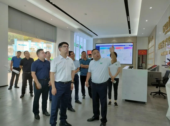 自貢市委常委、常務(wù)副市長(zhǎng)肖冰東 蒞臨沃輪電氣調(diào)研指導(dǎo)工作