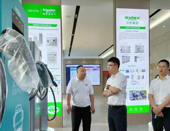 自貢市委常委、常務(wù)副市長(zhǎng)肖冰東 蒞臨沃輪電氣調(diào)研指導(dǎo)工作