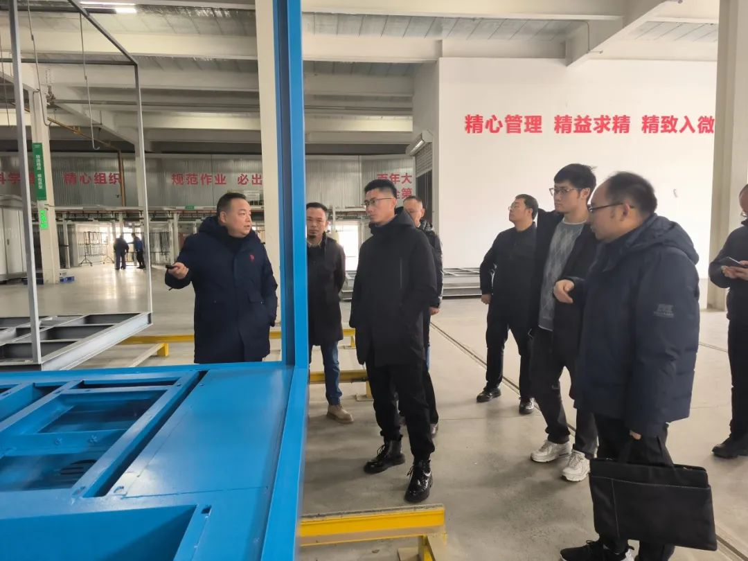 【合作交流】成都中試產(chǎn)業(yè)投資有限公司、青白江歐洲產(chǎn)業(yè)城管委會領(lǐng)導一行蒞臨沃輪電氣考察交流