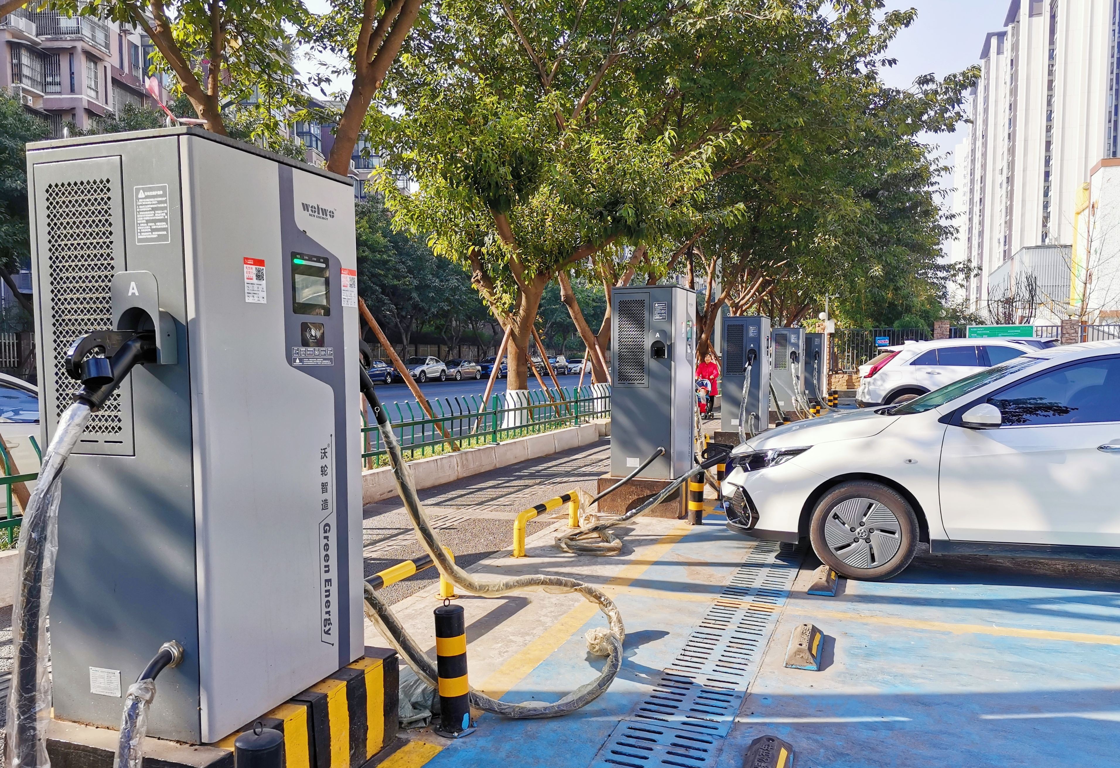 綿陽(yáng)涪城區(qū)沃輪楓景398充電站