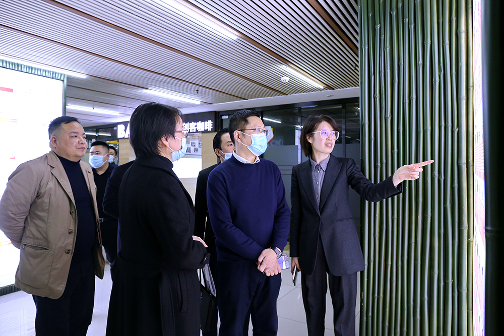 傾力招商·共謀發(fā)展 大安區(qū)委副書記、區(qū)長(zhǎng)唐小華一行到我集團(tuán)相關(guān)產(chǎn)業(yè)調(diào)研指導(dǎo)