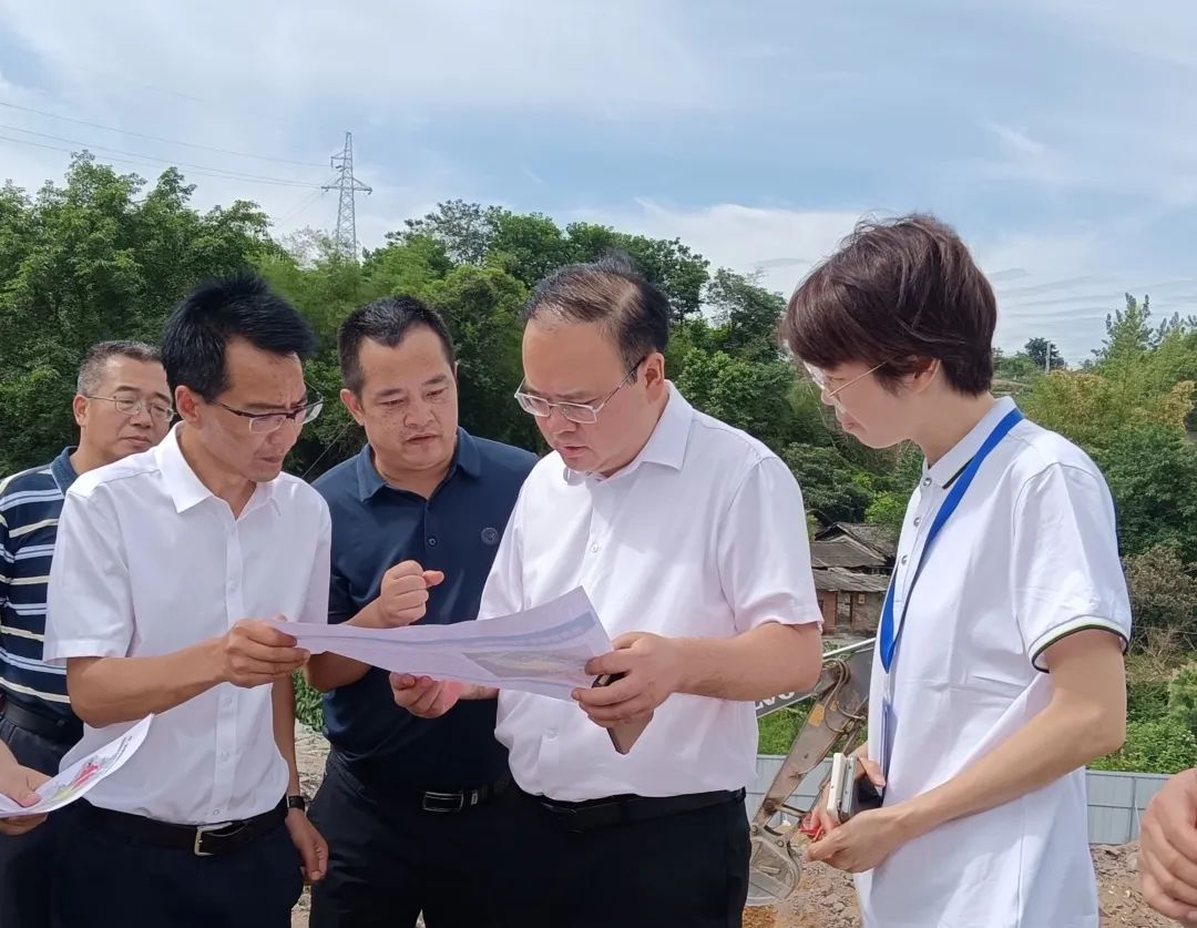 【領(lǐng)導(dǎo)關(guān)懷】大安區(qū)委書記彭長林率隊(duì)蒞臨沃輪電氣調(diào)研督導(dǎo)項(xiàng)目二期、三期建設(shè)推進(jìn)情況